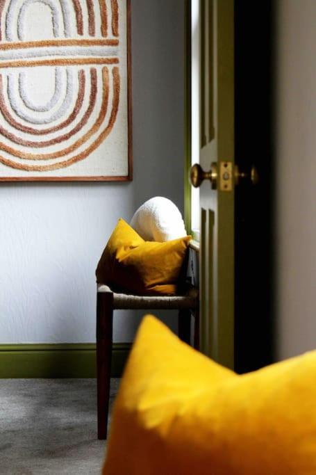 Lincoln Apartment Freshly Renovated Common Views Burton  エクステリア 写真